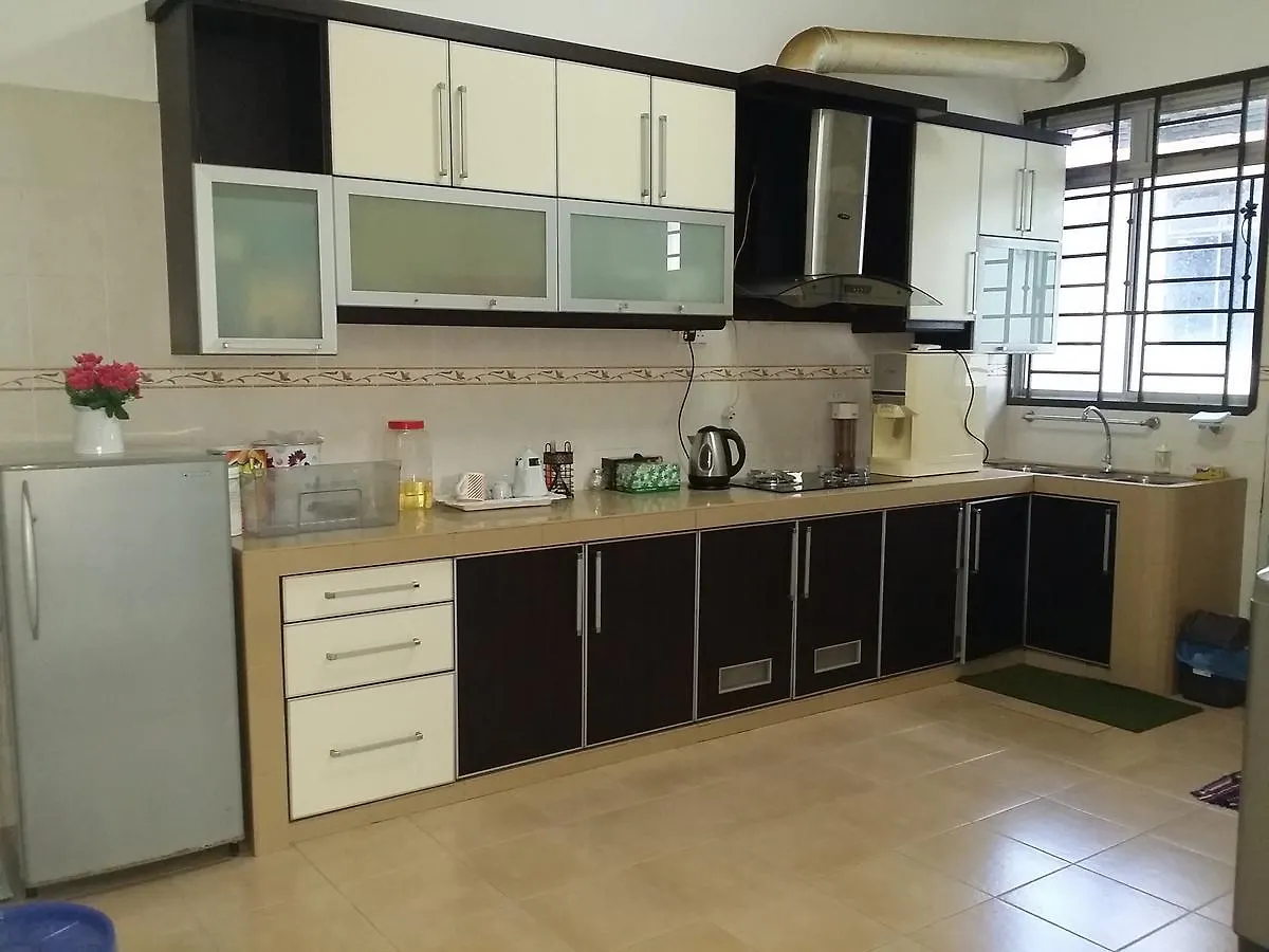 Homestay Pontian De Jasa Τζόχορ Μπάχρου