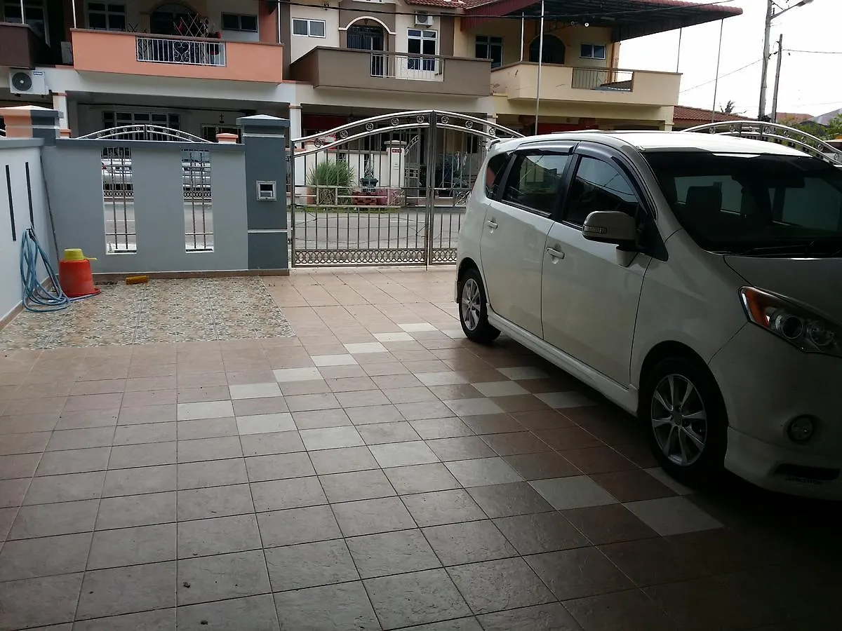 Homestay Pontian De Jasa Τζόχορ Μπάχρου