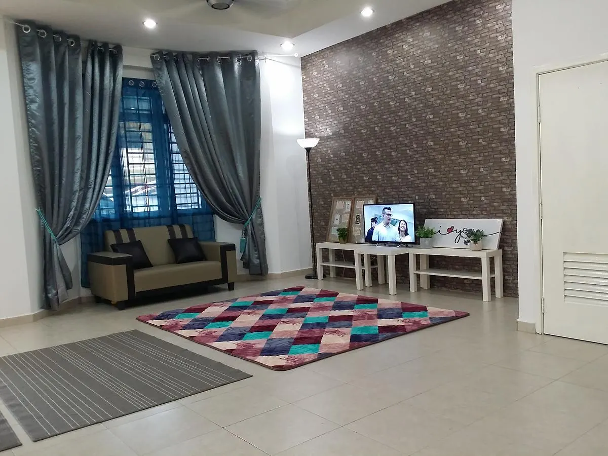 Homestay Pontian De Jasa Τζόχορ Μπάχρου
